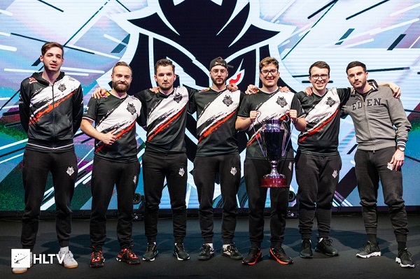 什么是德扑里的“卫星赛（Satellite）”陷阱？解析为了门票而进行的非典型博弈。（德州扑克“卫星赛”陷阱：为门票而战的非典型博弈解析）