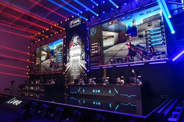 全能团队！ Invictus Gaming 的团队合作很差，每个团队都单打独斗，导致自然肥胖， milkyway Royal Never Give Up 取得了领先