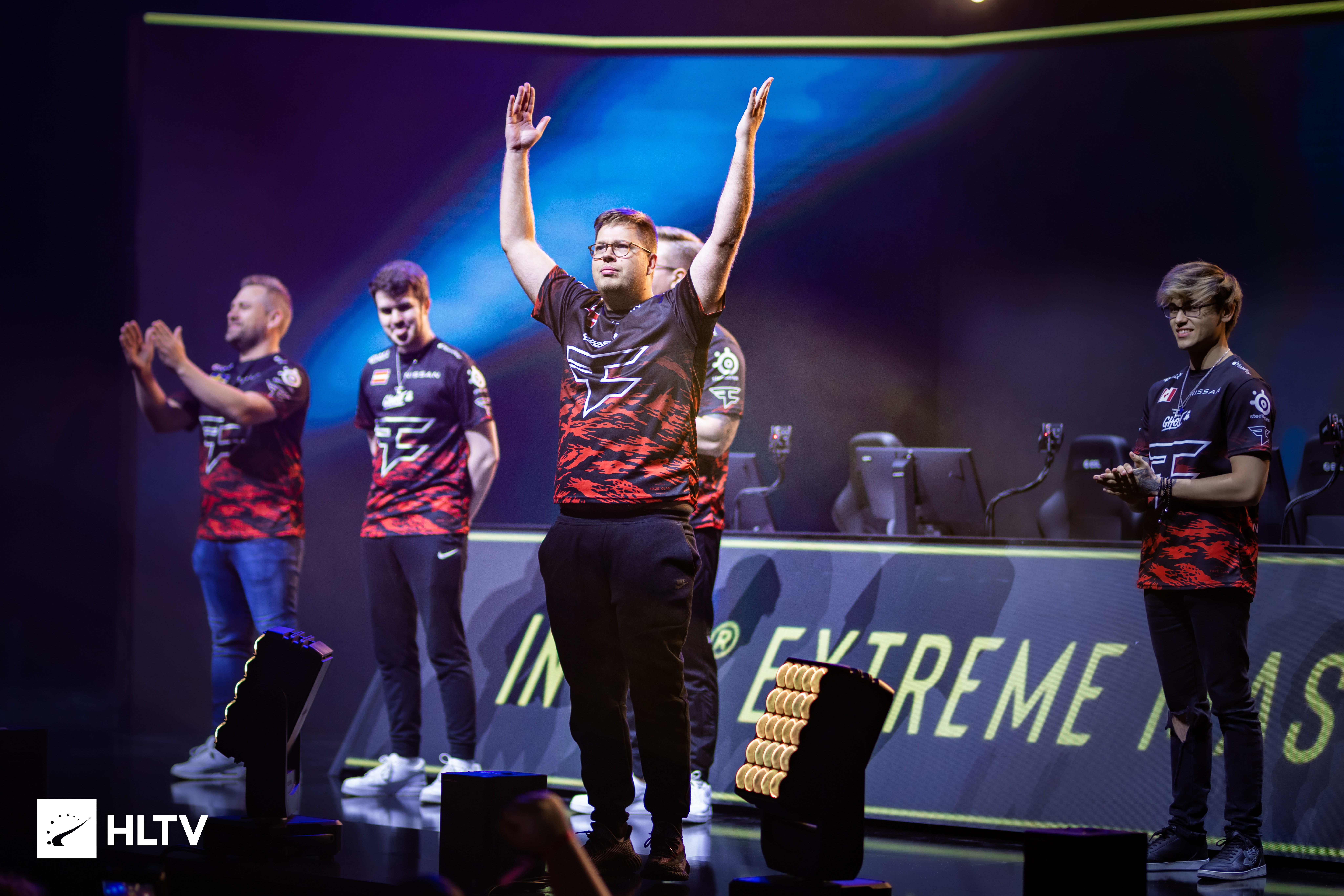 WE不敌JDG后教练直言：这就是顶尖战队和中水平战队的差距