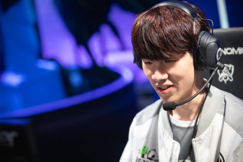 为什么“自大”是德州扑克中最致命的性格缺陷？（自大：德州扑克里最致命的性格陷阱）